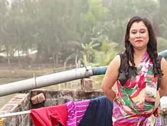 Sara019 and Mana have a super-steamy Indian lovemaking with a cumshot complete