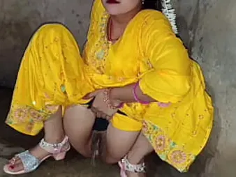 Cauple95's Desi maid gets sloppy with dirty chat Hindi audio