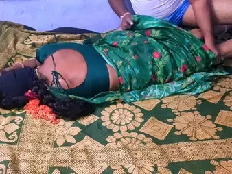 Desi wife gets drilled doggie-style-fashion in Indian village