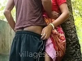 Witness Luved-up Indian Bhabhi Locate Outdoor Intercourse & Wank Frantically!