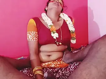 Super-steamy Silk and her daughter's skimp get crazy with each alternative in the air vehement Indian boulder-holder-slamming act.