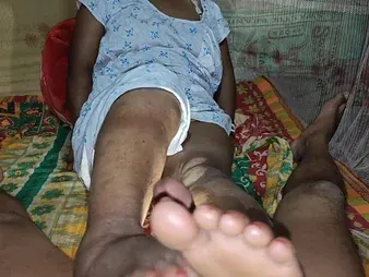 Sizzling Indian Step-Sista Bhabhi Thumbs Their way Step-step-brother with Jaw-dropping Nighty Semadarling Fingerblasting