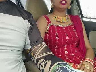 Desi Indian Interesting Bhabhi gets screwed in public with regard to a meaty manstick in hot doggy-style action