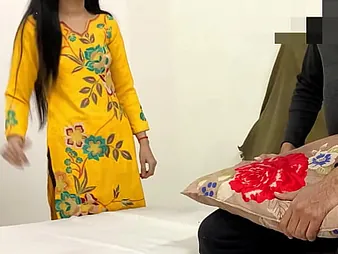 Hot Desi Aunty Ki Pyasi Chut gets pounded hard there audio