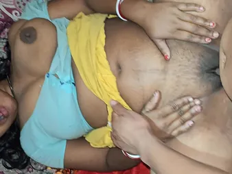 Desi Aunty cheats on husband with a hung Latina added to fucks him on burnish apply Davenport