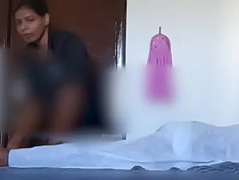 Rasiya Begum gets a inauspiciously biting rubdown from bulldick