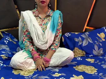Desi hottie Devar Bhabhi seduces & fucks will not hear of uniformly to preggo bliss in Hindi audio
