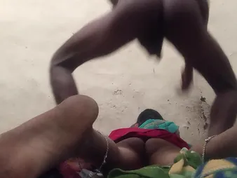 Watch Indian Bhabhi Aunty get the brush penurious pussy ripped apart by Oldest Mansion's cock-squeezing vagina